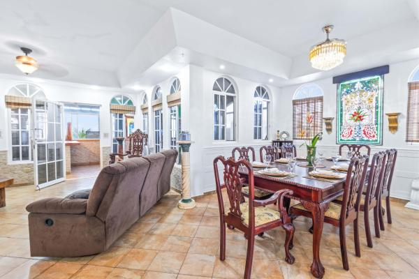 3 story beachfront house in la barqueta