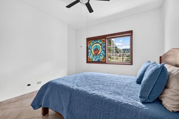 Condominio exclusivo en el tercer piso en valle escondido boquete