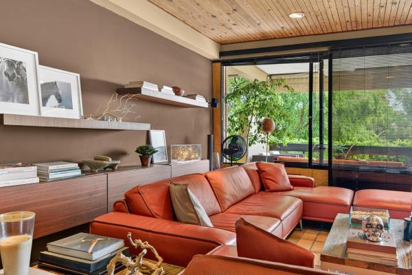 Bioclimatic architect-designed home in dos mares