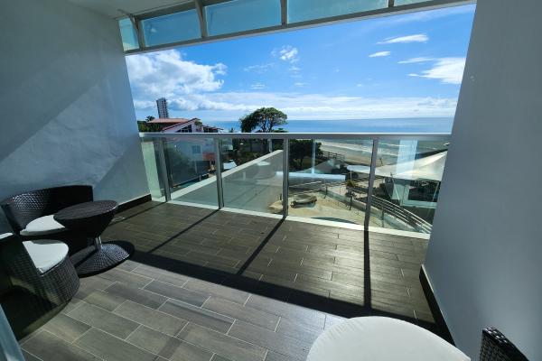 Sale of apartment in ocean wave, nueva gorgona.