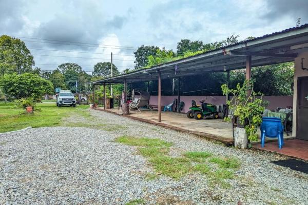 Roadside property with 2,906 m² in dolega