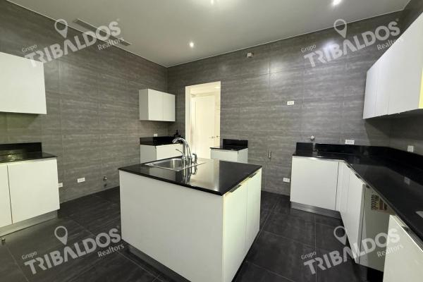 Sale of house in santa maria