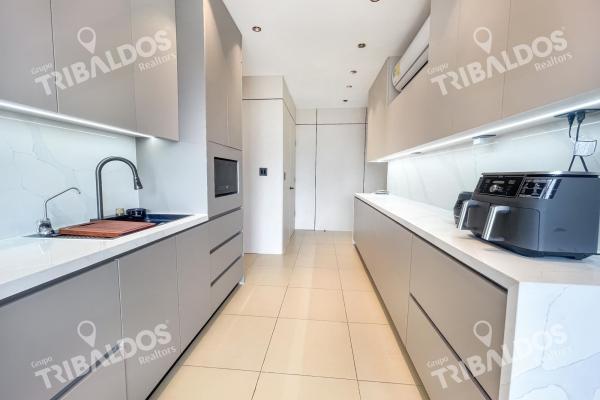 Venta de apartamento remodelado en p.h q tower, punta pacifica