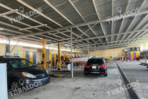 Venta de terreno con galera, parque lefebre