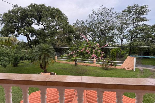 5-bedroom villa with pool in las lajas de chame
