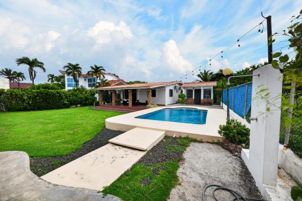 Oceanfront rental — playa malibú, gorgona