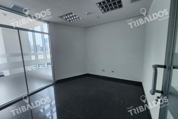 Venta o alquiler de oficina en ocean business plaza