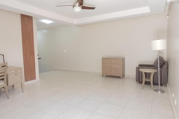 Vendo townhome en embassy club para inversionistas. generando renta.