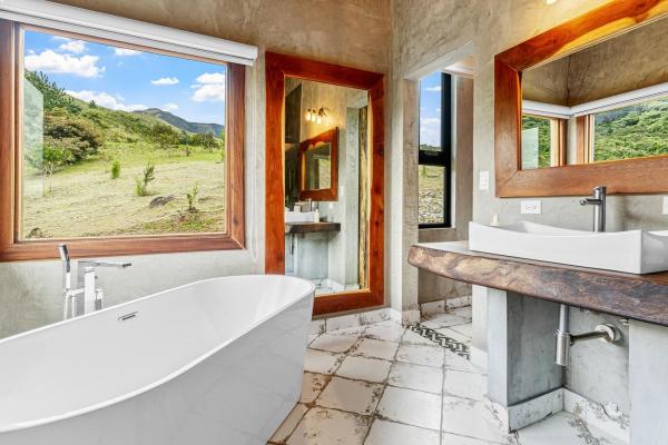 Santa fe high-quality mountain house with pool