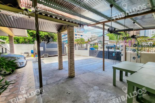 Venta de terreno con casa en coco del mar