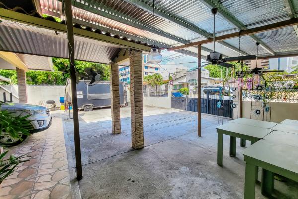 Venta de terreno con casa en coco del mar