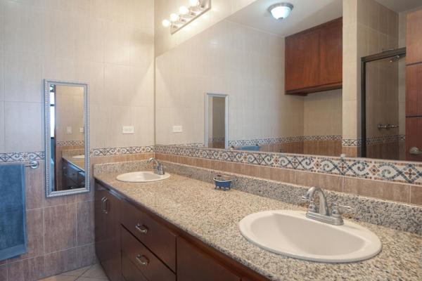 Rare ground-floor canyon view condo in los molinos