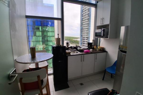 Office for sale or rent with option to purchase