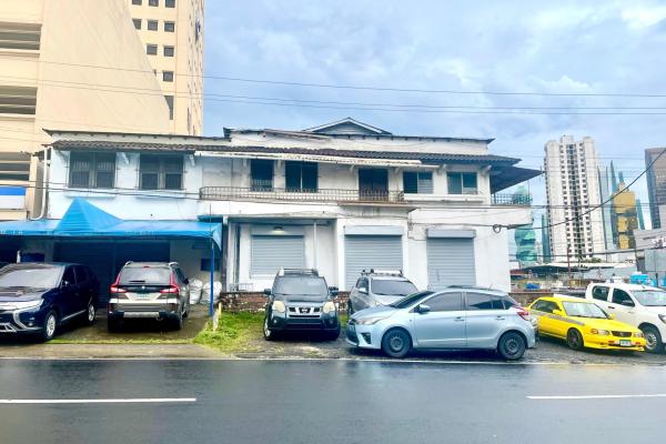 Venta de casa comercial en el carmen