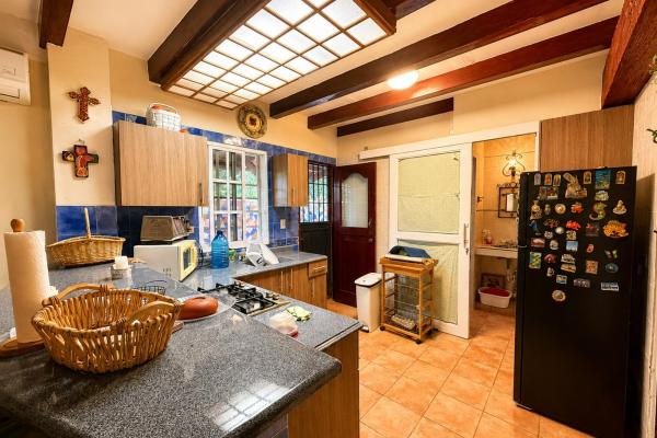 Four modern homes with pool in exclusive coronado
