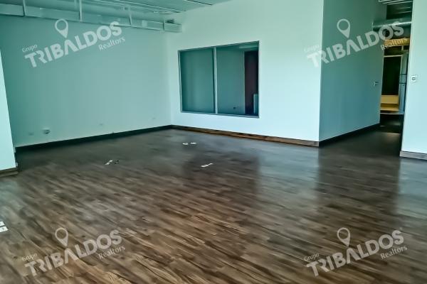 Alquiler de oficina en ph plaza real, costa de este