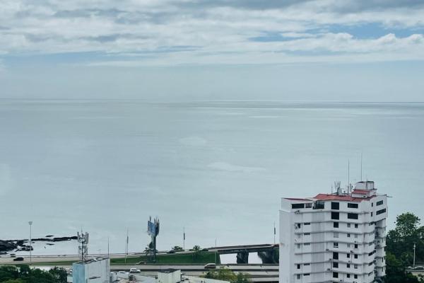 Exclusiva unidad esquinera con vista al mar en moon tower