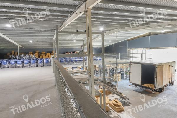 Venta de galera con mezzanine en pacora