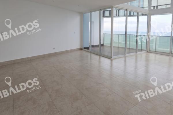 Venta de apartamento en ocean waves nueva gorgona