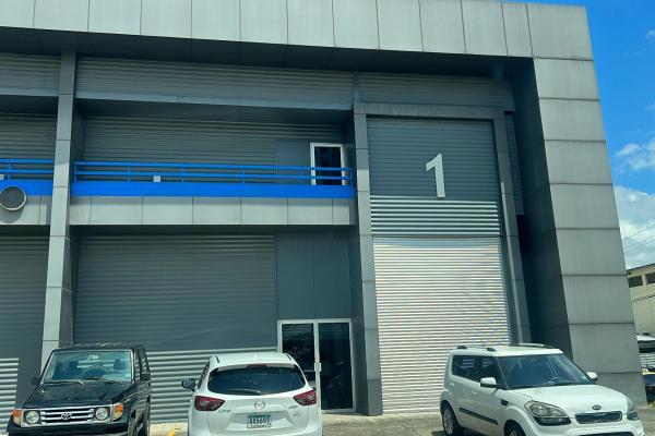 Alquiler de galera industrial en perfecta ubicación