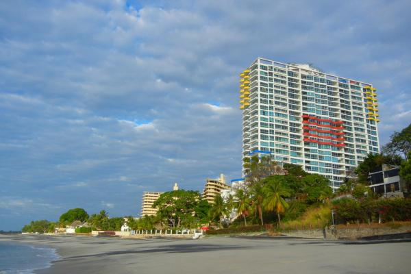 2 bedroom ph coronado bay sunrise side apartment