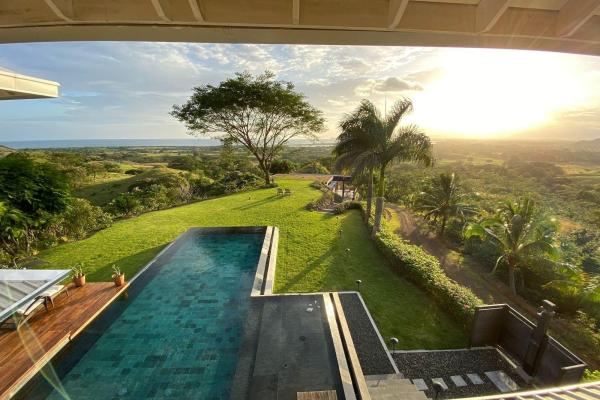 Luxurious beach house in canas
