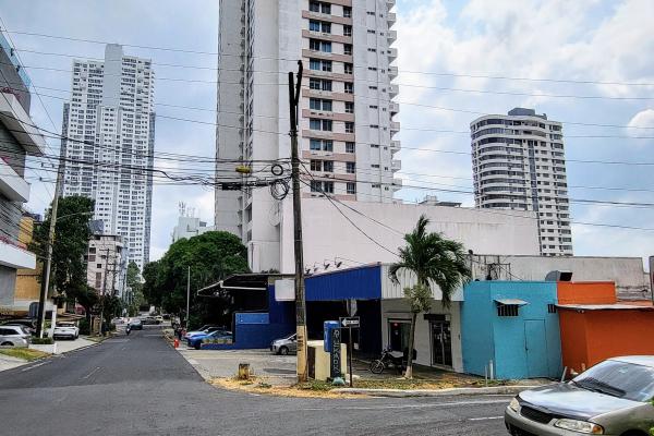 Se vende terreno con 2 locales comerciales rentando en san francisco