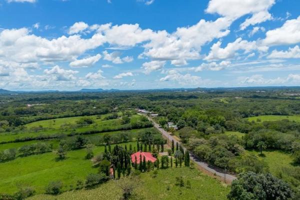 4-bedroom hacienda-style home in david