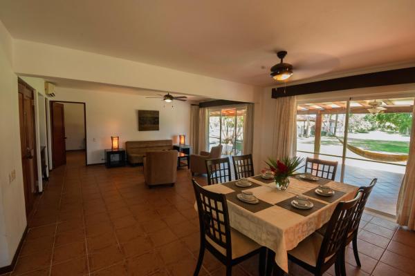 Casa adosada de 4 habitaciones en costa blanca