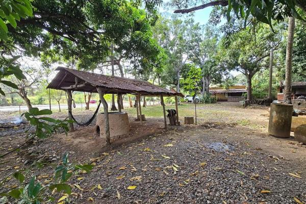 Espaciosa propiedad comercial
