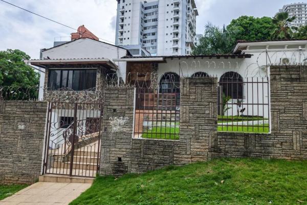 Casa comercial en la cresta a metros de via españa