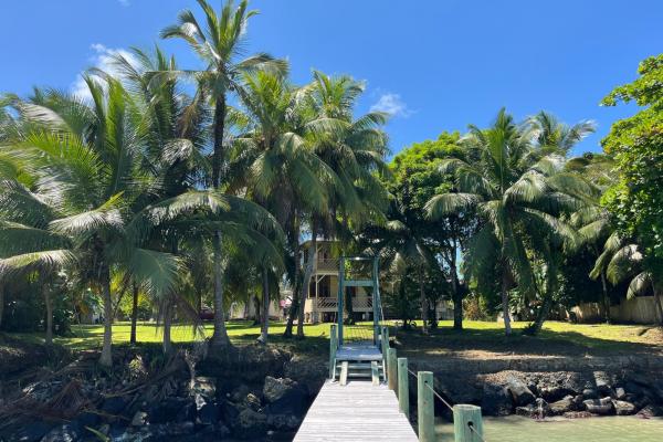 Prime oceanfront estate w/dock & beach, isla colon