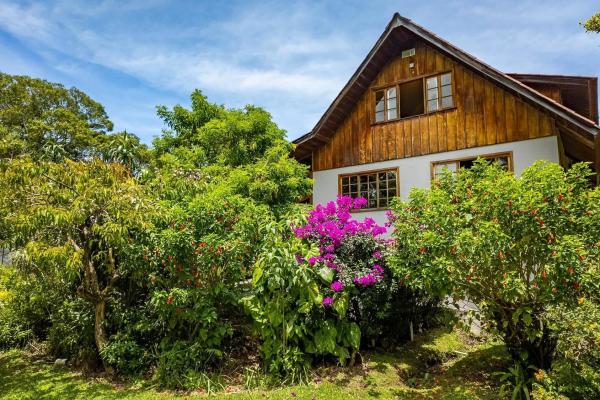 Spacious volcancito property for sale near boquete