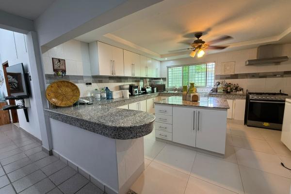 Venta de casa de playa en playa corona, san carlos