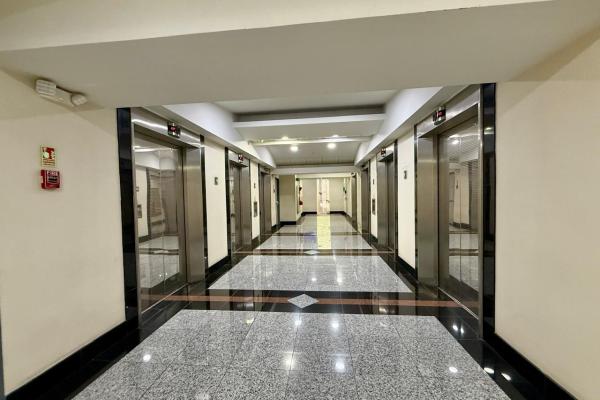 Office rental in tower of the americas
