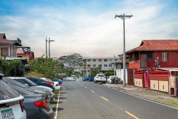 Land for sale in río abajo with 1zm2 zoning, ideal for development.