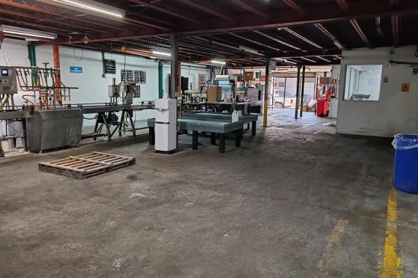 Warehouse 1300 m2 for sale