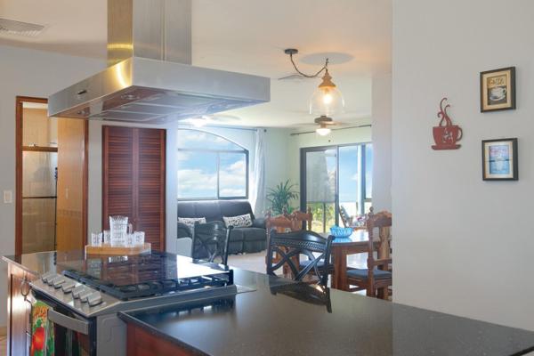 Rare ground-floor canyon view condo in los molinos