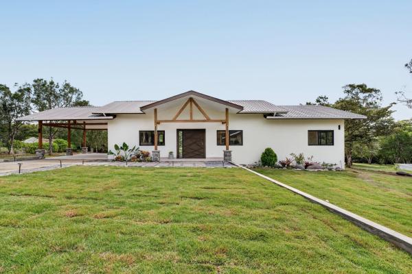 New potrerillos home with quality finishes