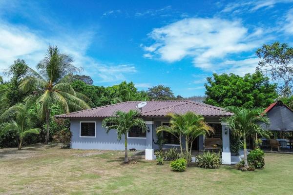 Spacious property with 2,182 m²