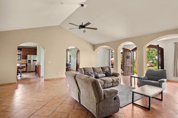 Spacious 3-bedroom home for sale in boquete