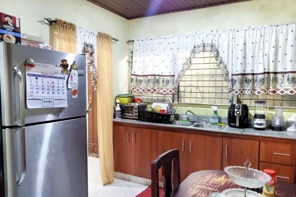 Venta de terreno con casa en coco del mar