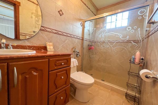 Se vende casa en urbanización margarita, colón