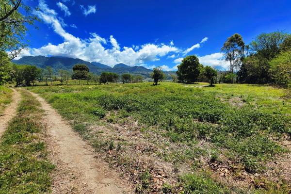 Land for sale – volcán, cordillera arriba entrance