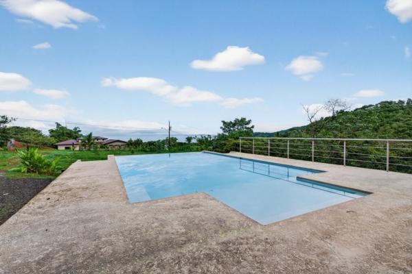 Turnkey ocean-view luxury villa in sea view hills