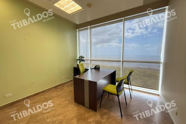 Office rental at capital plaza costa del este