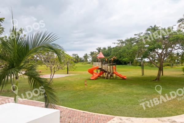 Venta de apartamento en ph hoyo 18 islamar, vista mar