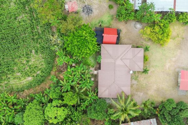 Amplia propiedad con casa y lote de 2.182 m²