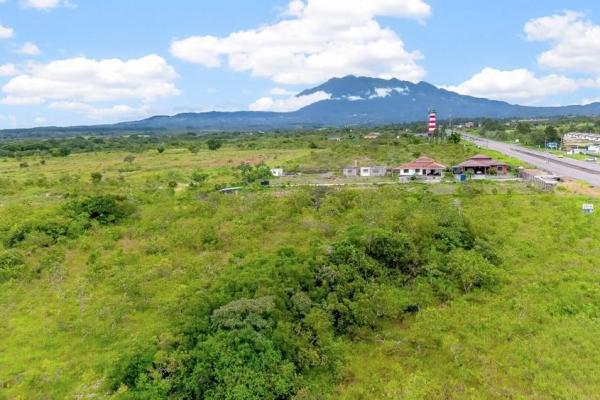 5,000 m² lot for sale on boquete main road