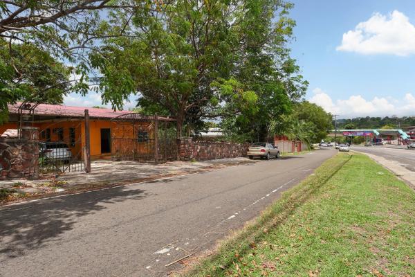 Venta de terreno con mejoras sobre vía principal transístmica las cumbres
